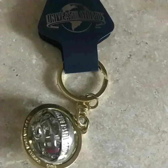 Universal Studio key accessories ❤️ - Picture 2 of 3